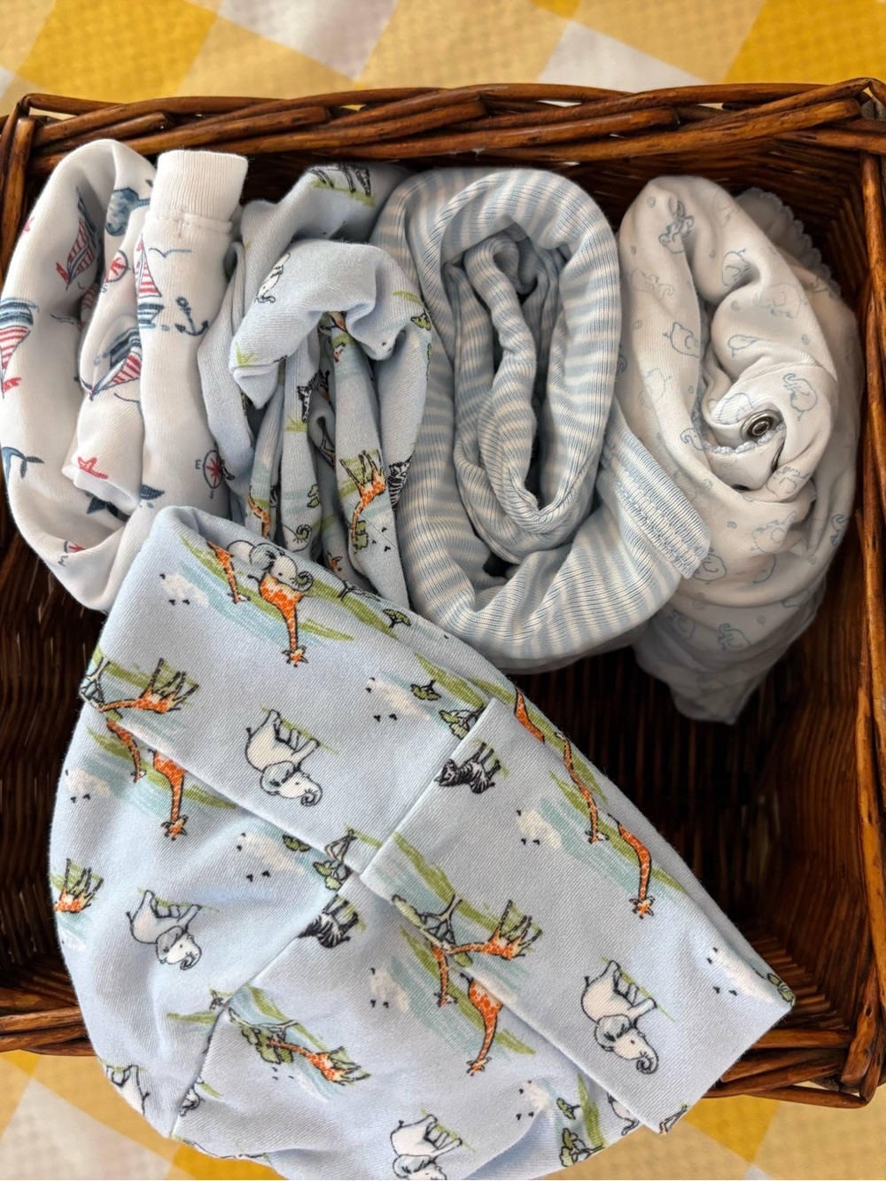 Kissy Kissy 0-3 footies - 4 in varied prints